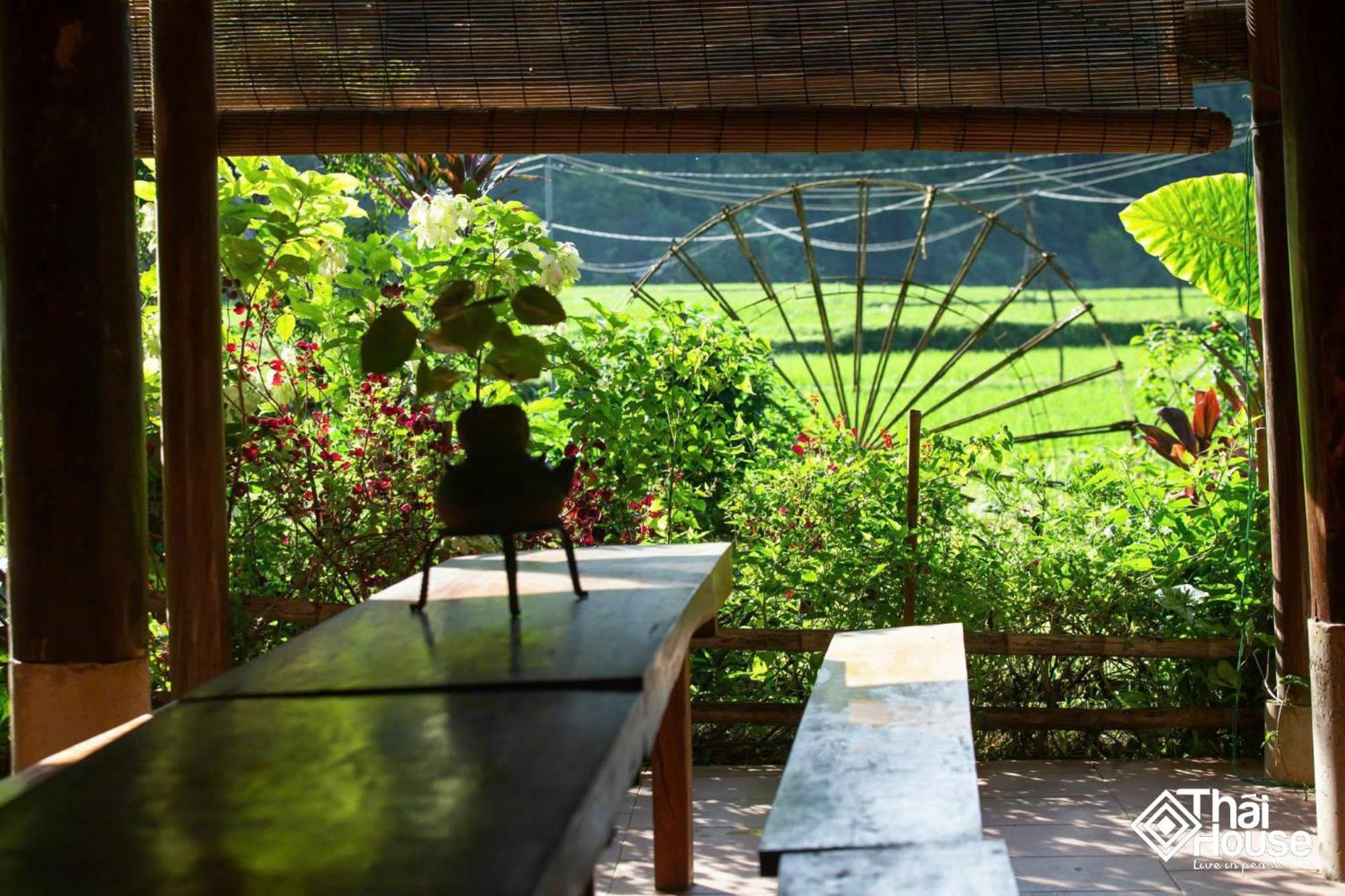 Thai House Pu Luong - Century Old Stilt House With Terrace Views Huong Ba Thuoc Exterior photo