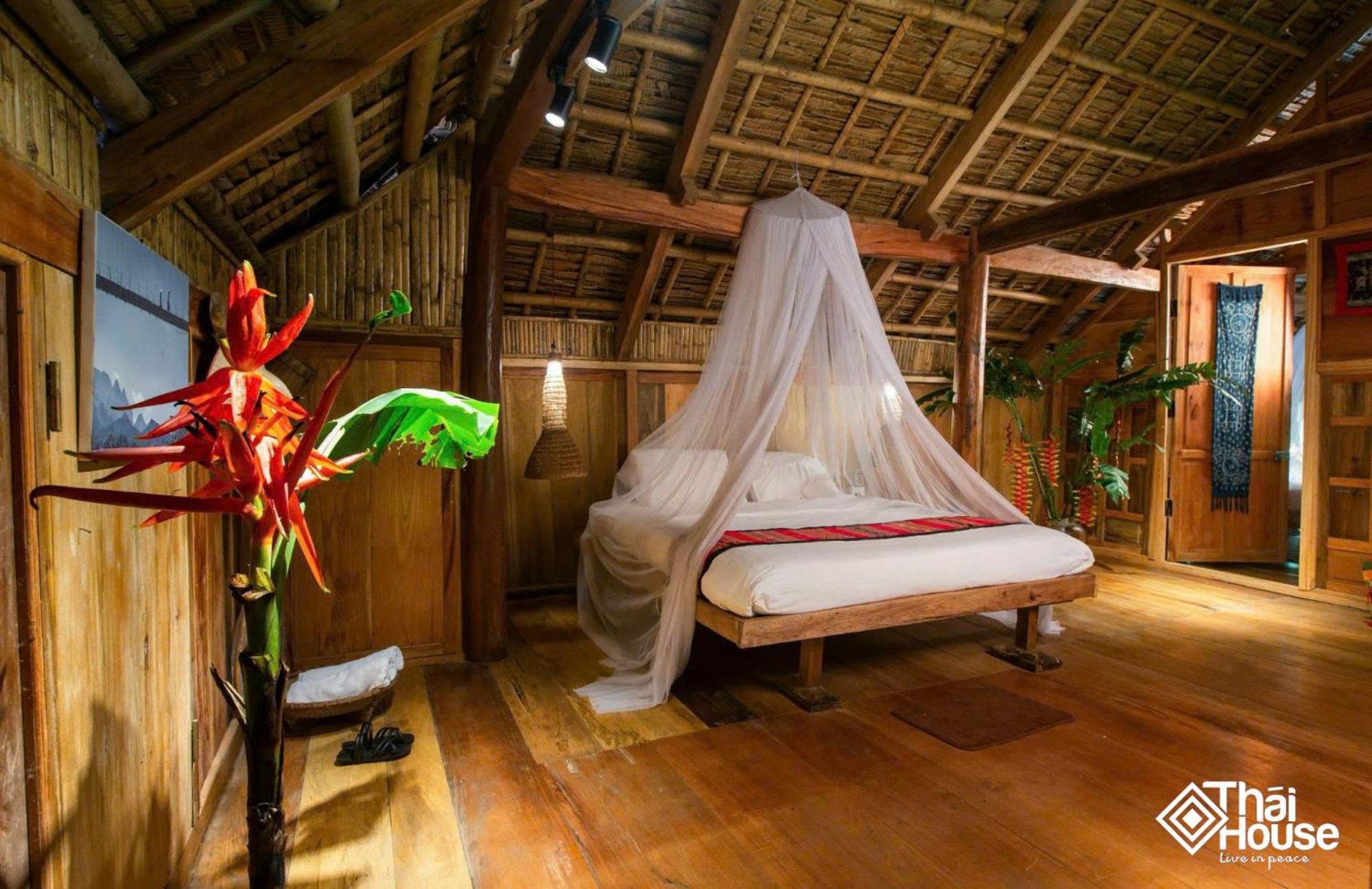 Thai House Pu Luong - Century Old Stilt House With Terrace Views Huong Ba Thuoc Exterior photo