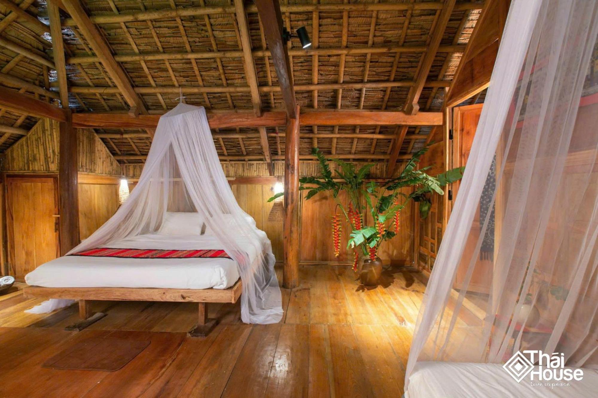 Thai House Pu Luong - Century Old Stilt House With Terrace Views Huong Ba Thuoc Exterior photo