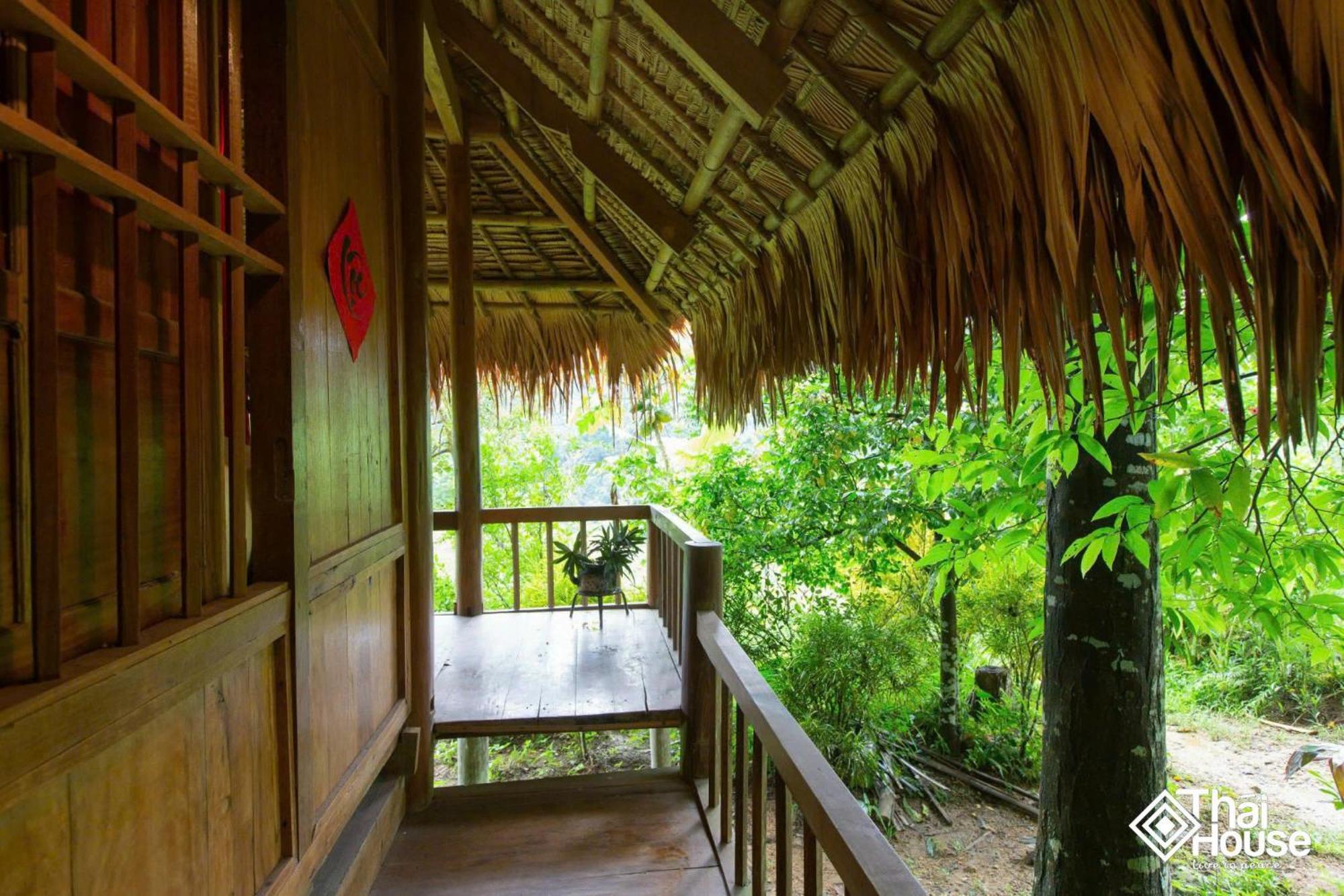 Thai House Pu Luong - Century Old Stilt House With Terrace Views Huong Ba Thuoc Exterior photo