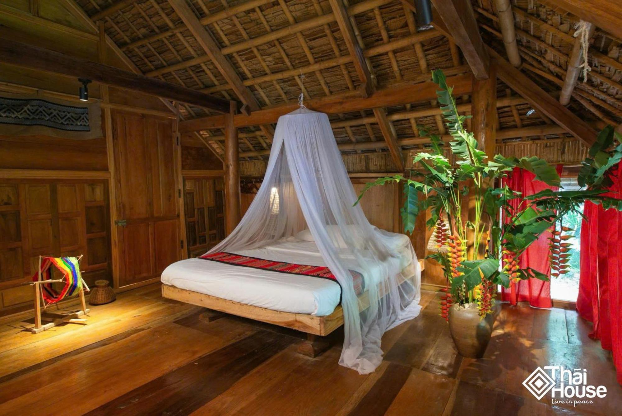 Thai House Pu Luong - Century Old Stilt House With Terrace Views Huong Ba Thuoc Exterior photo