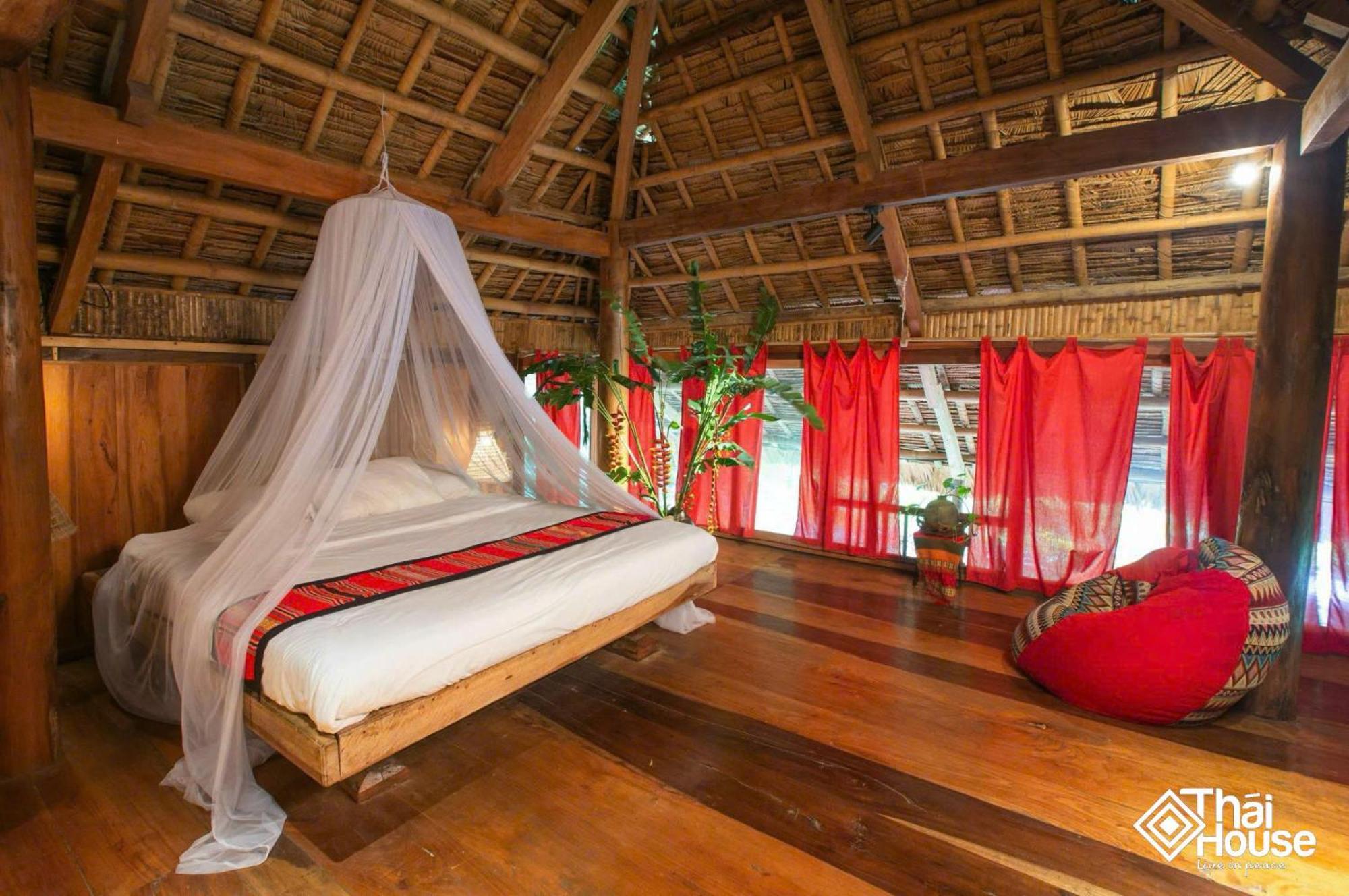 Thai House Pu Luong - Century Old Stilt House With Terrace Views Huong Ba Thuoc Exterior photo