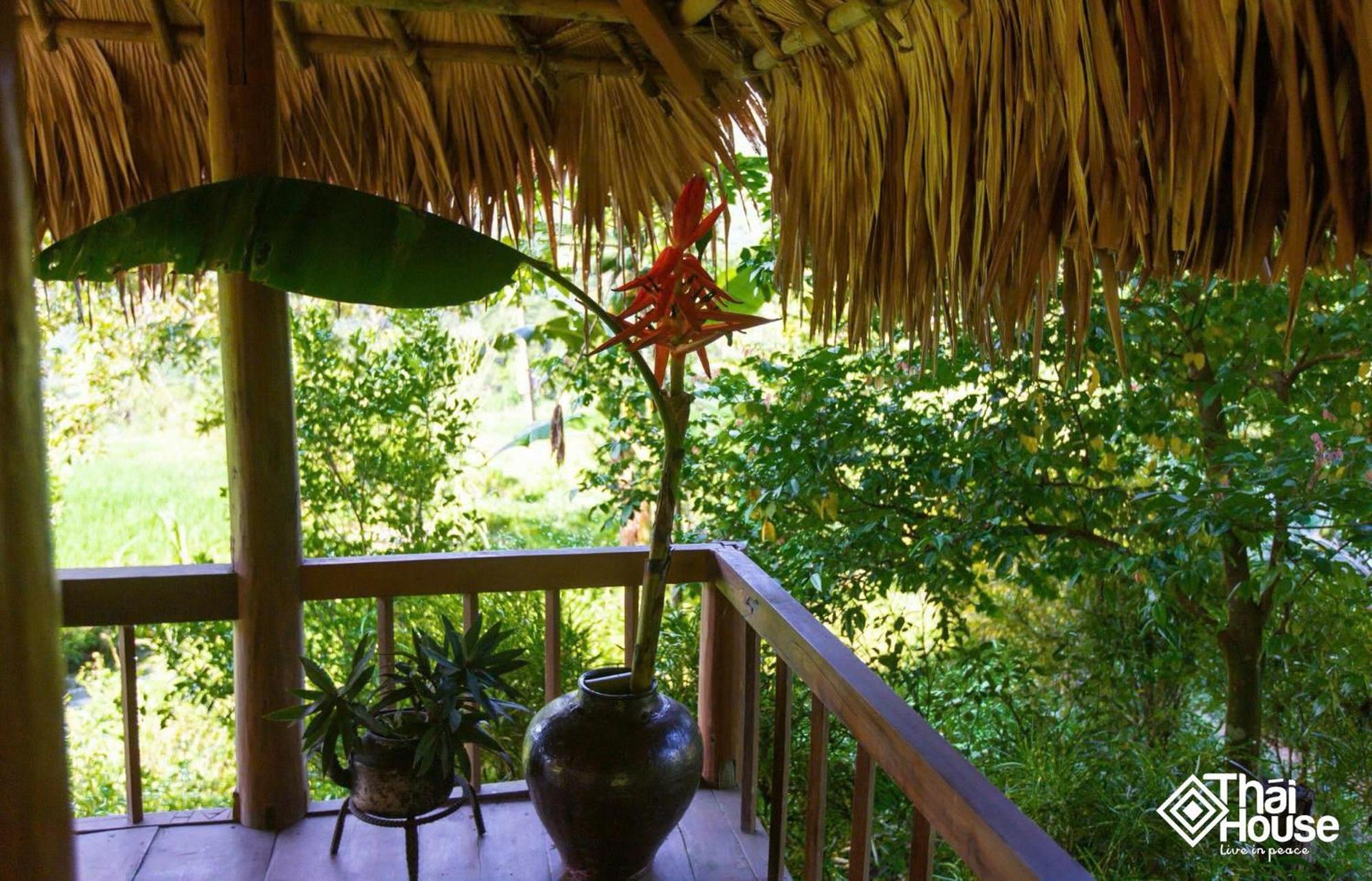 Thai House Pu Luong - Century Old Stilt House With Terrace Views Huong Ba Thuoc Exterior photo