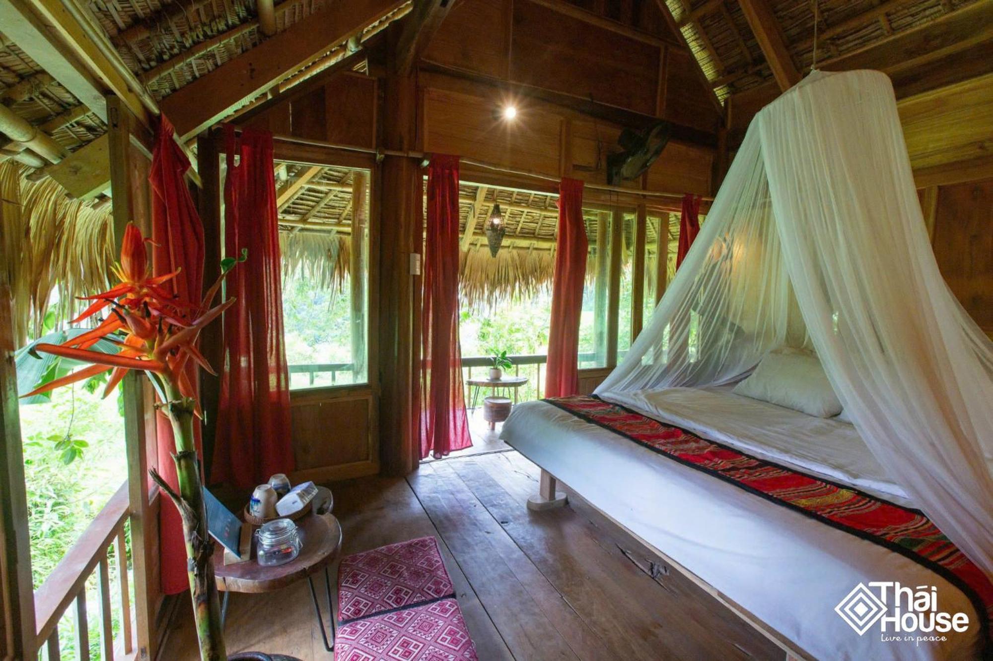 Thai House Pu Luong - Century Old Stilt House With Terrace Views Huong Ba Thuoc Exterior photo