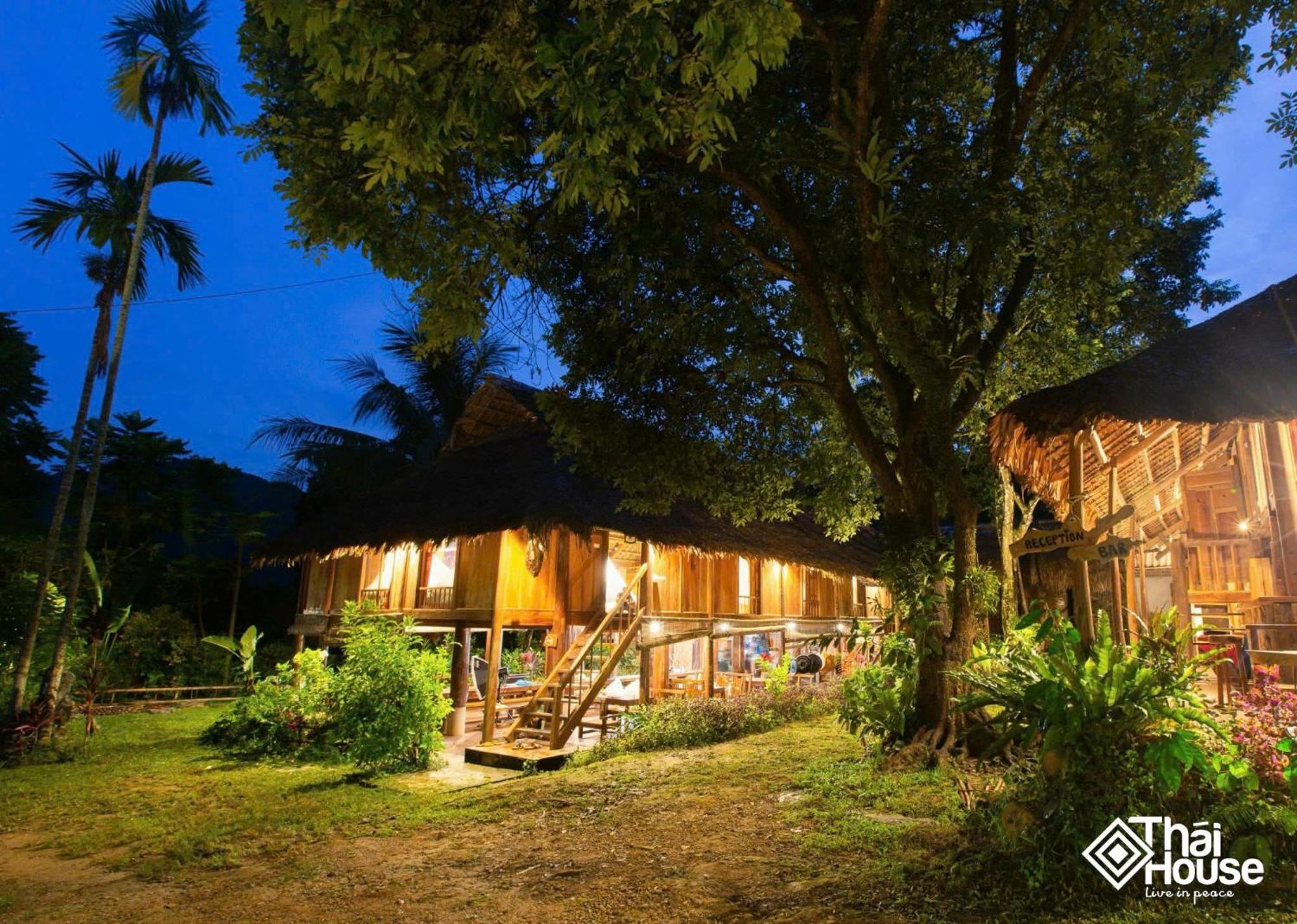 Thai House Pu Luong - Century Old Stilt House With Terrace Views Huong Ba Thuoc Exterior photo