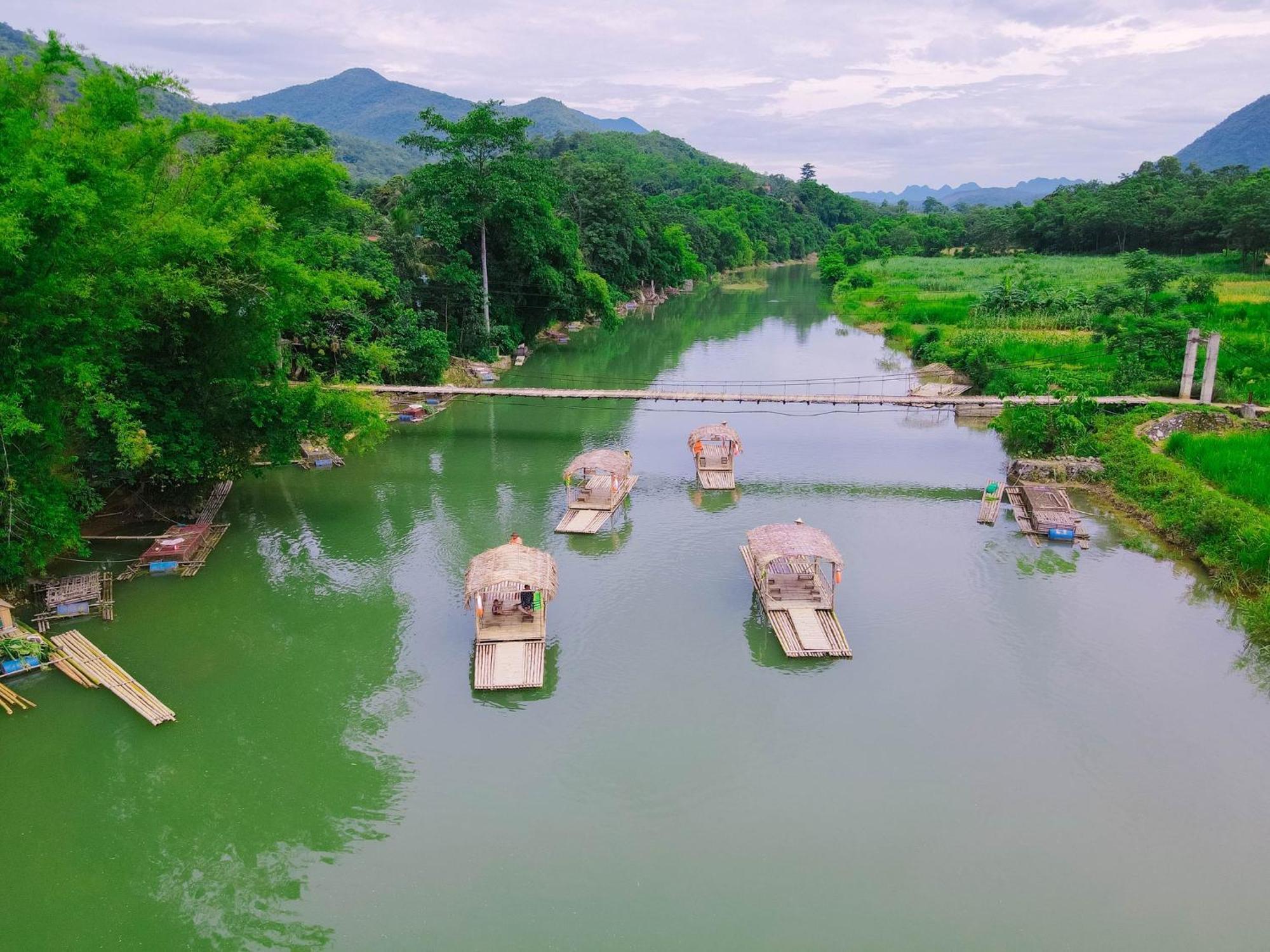 Thai House Pu Luong - Century Old Stilt House With Terrace Views Huong Ba Thuoc Exterior photo